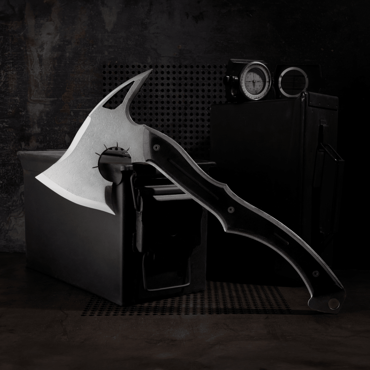 Full tang tomahawk "Requiem" for outdoor tasks